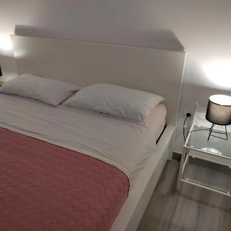 Studio Apartman V 公寓 *