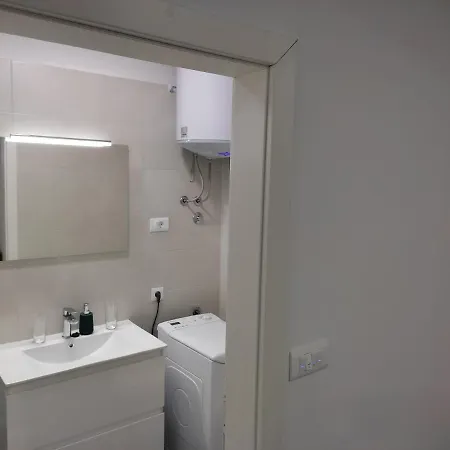 公寓 Studio Apartman V *