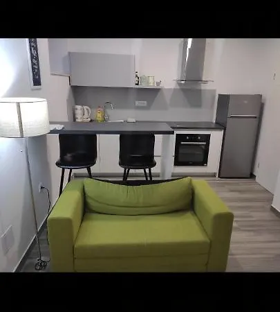 Studio Apartman V *